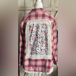 Upcycled Pink Wrangler Floral Flannel Size: M